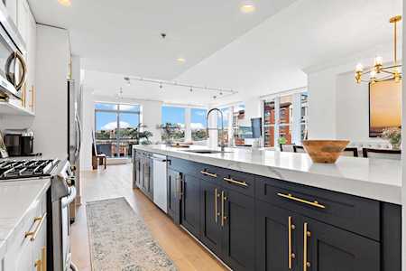 1125 Maxwell Lane #914 Hoboken, NJ 07030