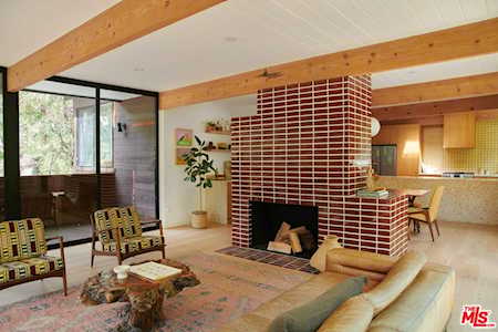 3730 Mandeville Canyon Rd Los Angeles, CA 90049