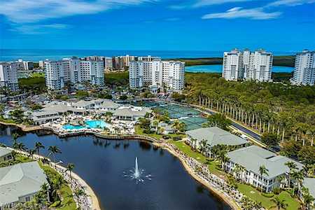 330 Grove Ct #2-202 Naples, FL 34110