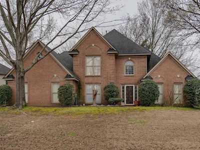 2471 Carroll Ridge Ln Memphis, TN 38016