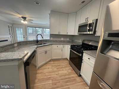 21779 Baldwin Square Sterling, VA 20164