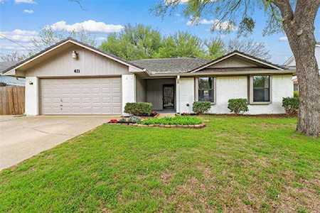 411 Oakwood Circle Shady Shores, TX 76208