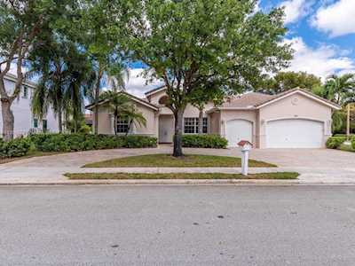 1065 SW 159th Ln Pembroke Pines, FL 33027