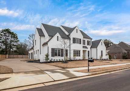 10725 S Magnolia Park Cir Collierville, TN 38017