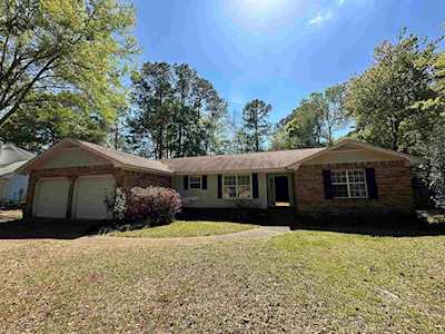 3235 N Shannon Lakes Dr Tallahassee, FL 32309