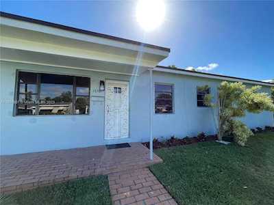 15701 NE 15th Ct North Miami Beach, FL 33162
