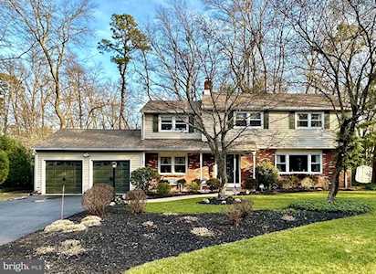15 Pine Trl Medford, NJ 08055