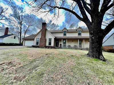 2799 Rockcreek Pky Memphis, TN 38016