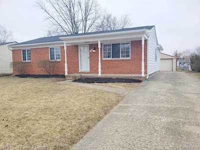 321 Harvard Ave South Lyon, MI 48178