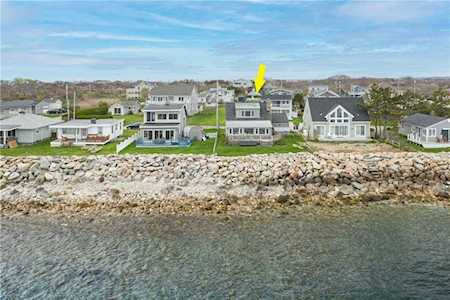 32 Calef Ave Narragansett, RI 02882
