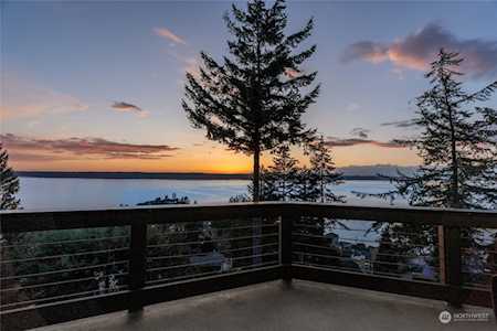 16905 33rd Ave SW Burien, WA 98166