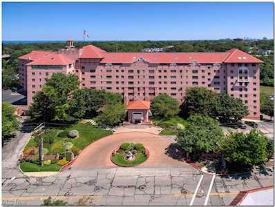 19000 Lake Rd #811 Rocky River, OH 44116