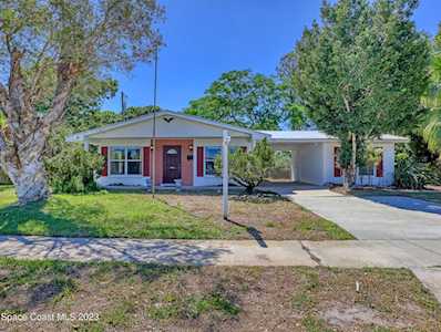 2265 Lakeview Drive Melbourne, FL 32935