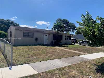 3510 NW 171st St Miami Gardens, FL 33056