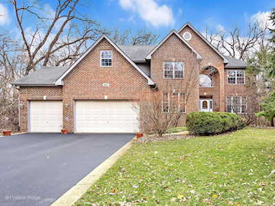 401 Cranesbill Dr West Chicago, IL 60185