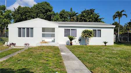 599 NW 108th Ter Miami, FL 33168