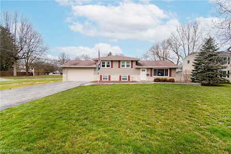 1762 Brockton Dr Austintown, OH 44511
