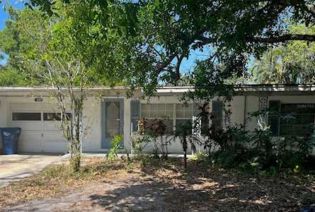 3307 52nd Avenue Dr W Bradenton, FL 34207