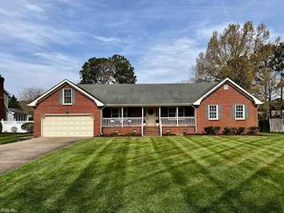 2252 Shingle Wood Way Virginia Beach, VA 23456