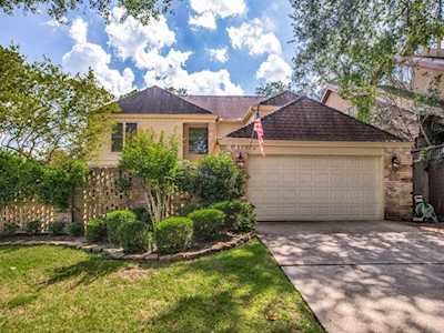 17287 Beaver Springs Dr Houston, TX 77090