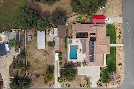 9011 Oak Creek Rd Cherry Valley, CA 92223