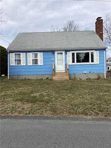 56 King Philip Rd Narragansett, RI 02882