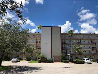 2104 S Cypress Bend Dr #504 Pompano Beach, FL 33069