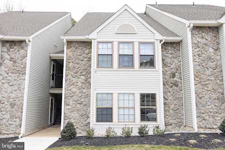 19 Bridgewater Dr Marlton, NJ 08053
