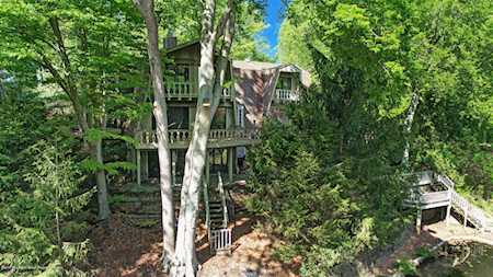 19 Big Beech Ln Colts Neck, NJ 07722