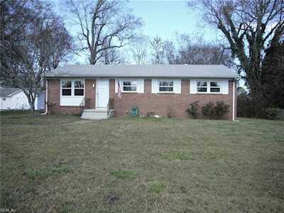 2724 N Nansemond Dr Suffolk, VA 23435