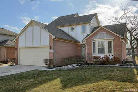 27140 Robin Chesterfield, MI 48051