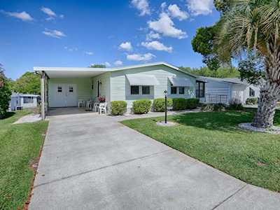 1724 Myrtle Beach Dr Lady Lake, FL 32159