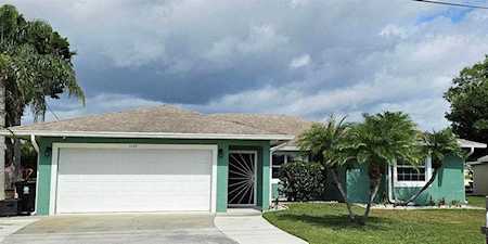 1649 SE Dome Circle Port Saint Lucie, FL 34952