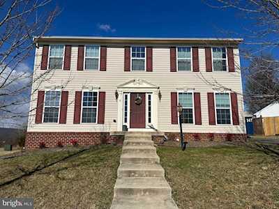 8 Joel Way Lovettsville, VA 20180