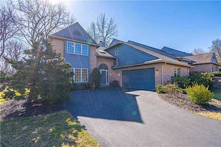 2815 Sheffield Dr Emmaus, PA 18049