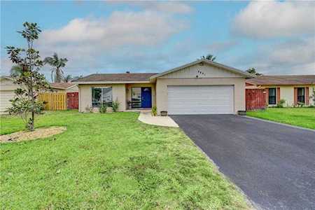 9841 NW 24th St Coral Springs, FL 33065