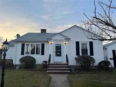 29 Gerald St East Providence, RI 02914
