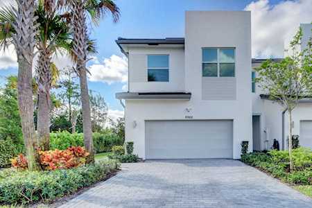 8966 Zevon Court Lake Worth, FL 33467