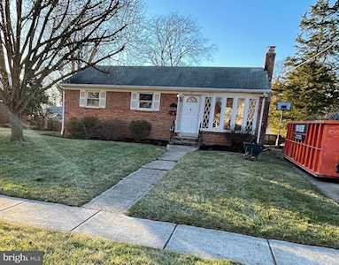 3226 Kenney Dr Falls Church, VA 22042