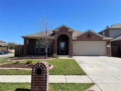 1001 Cheyenne Drive Aubrey, TX 76227
