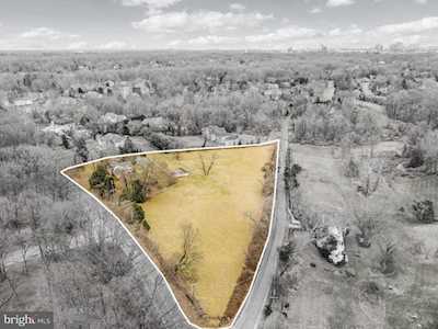8111 Georgetown Pike Mclean, VA 22102
