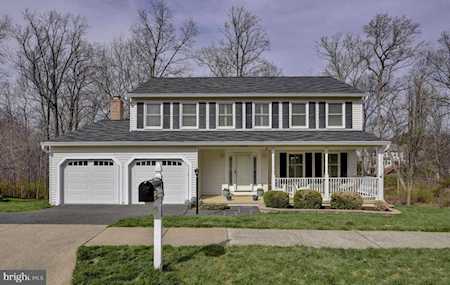 12020 Rosiers Branch Dr Herndon, VA 20170