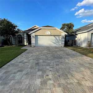 1086 Kelly Creek CIRCLE Oviedo, FL 32765