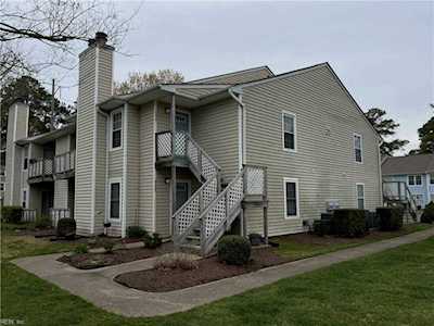 4238 Thalia Station Circle #202 Virginia Beach, VA 23452