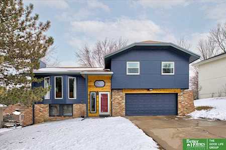 1105 Cimarron St Papillion, NE 68046