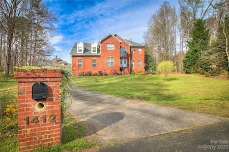 1412 Windward Cove Weddington, NC 28104
