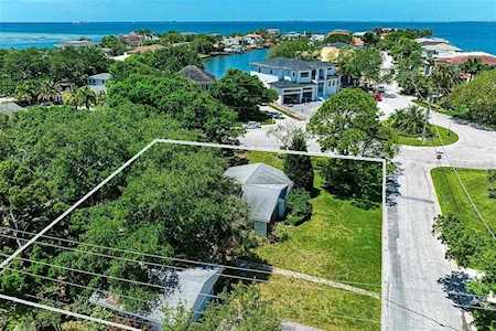3006 S Beach Dr Tampa, FL 33629