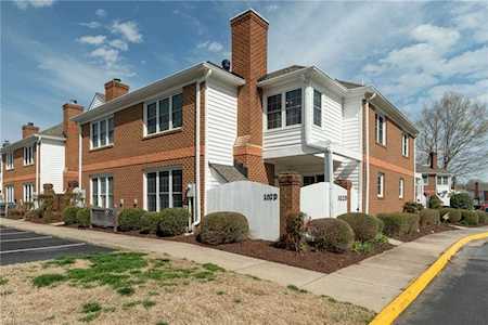 102 Chippenham Dr #D Yorktown, VA 23693