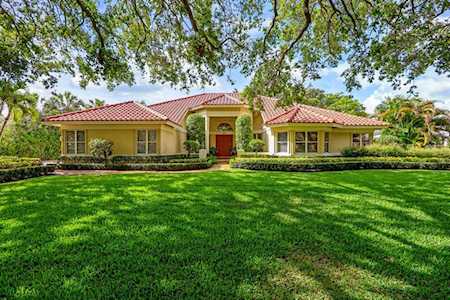 18517 SE Heritage Drive Tequesta, FL 33469