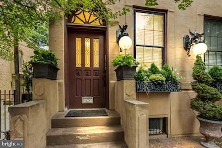 423 Pine St #2 Philadelphia, PA 19106
